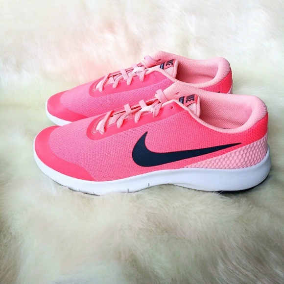 Nike Shoes - Nike Flex Experience RN Womens Sneakers